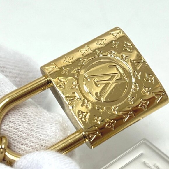 LOUIS VUITTON M01314 Chain-nanogram Icon Key ring Key Holder Bag Charm - Picture 7 of 9